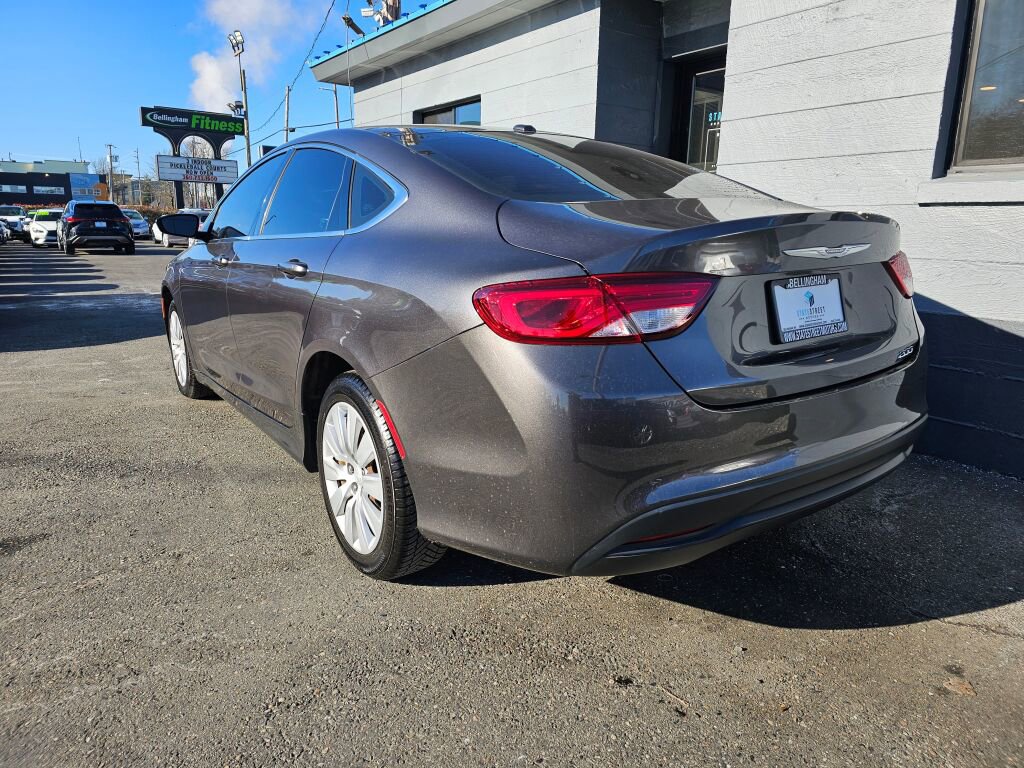 Used 2015 Chrysler 200 LX FWD image 5