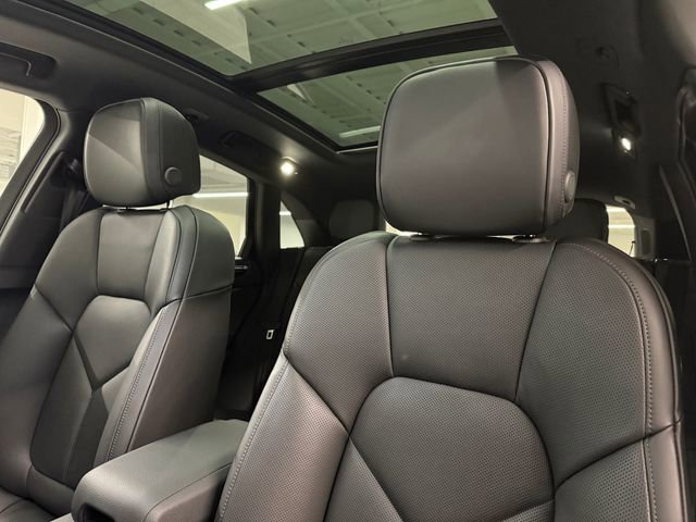 Certified 2026 Porsche Macan AWD/4WD image 24