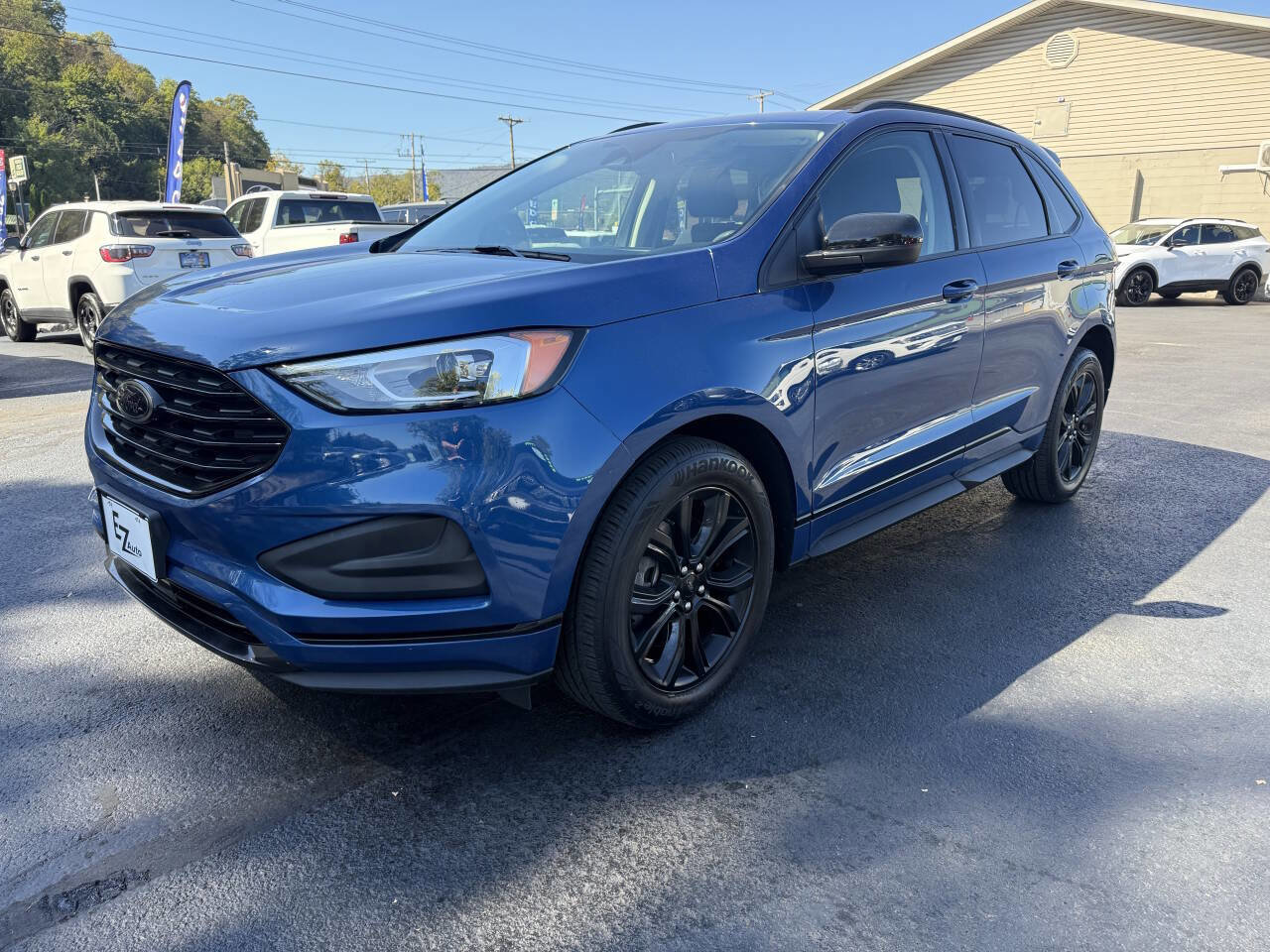 Used 2022 Ford Edge SE w/ Black Appearance Package image 5