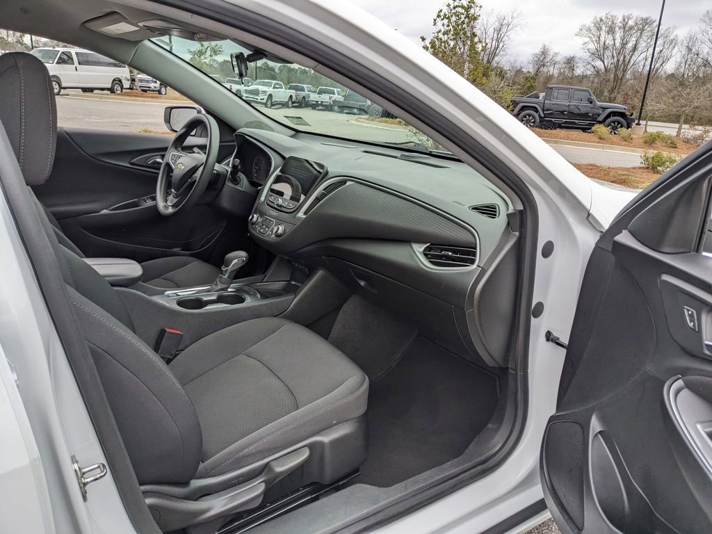 Used 2024 Chevrolet Malibu LT image 37