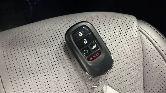 Used 2024 Honda Pilot Elite image 42