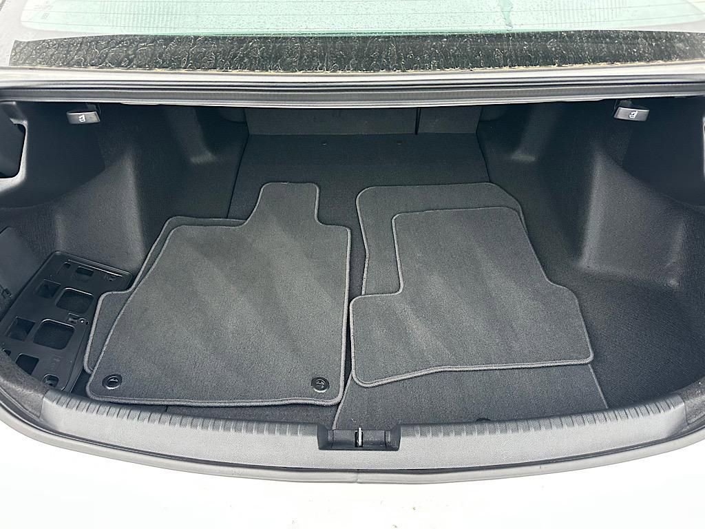 Certified 2025 Acura TLX w/ Technology Package image 17