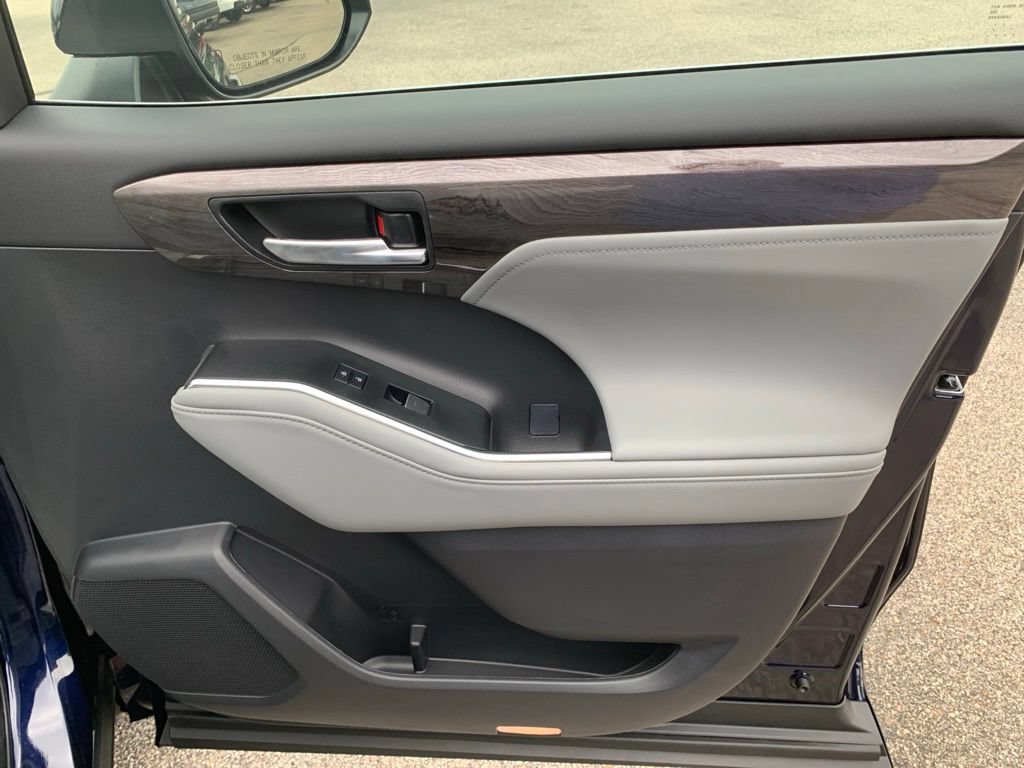 New 2026 Toyota Highlander Platinum AWD/4WD image 20