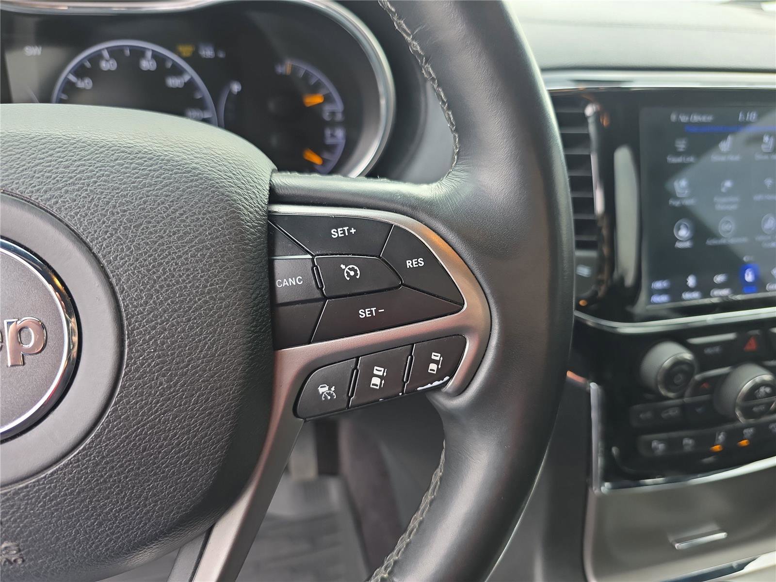 Used 2019 Jeep Grand Cherokee Overland image 20