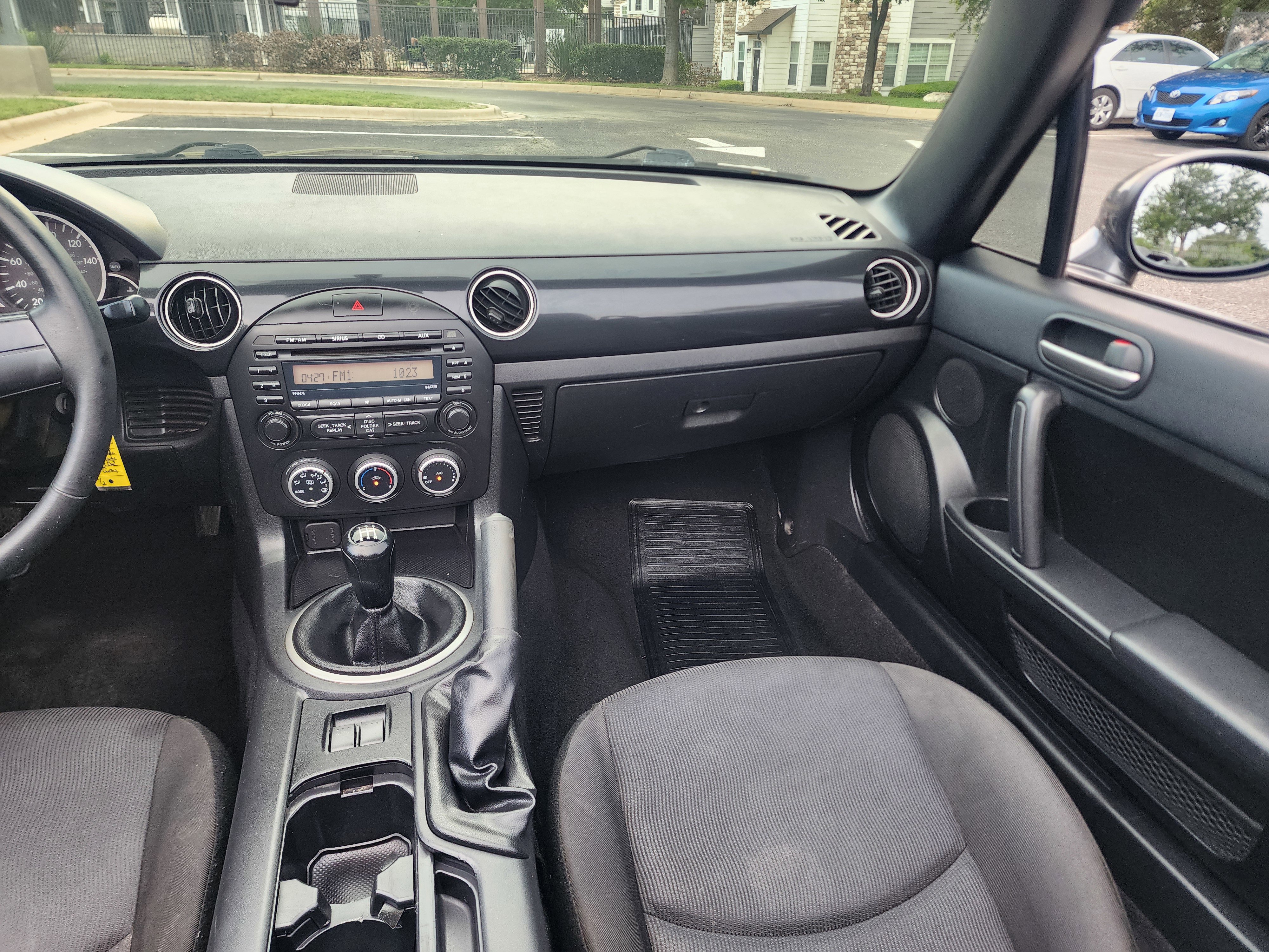 Used 2014 MAZDA MX-5 Miata Sport RWD image 18