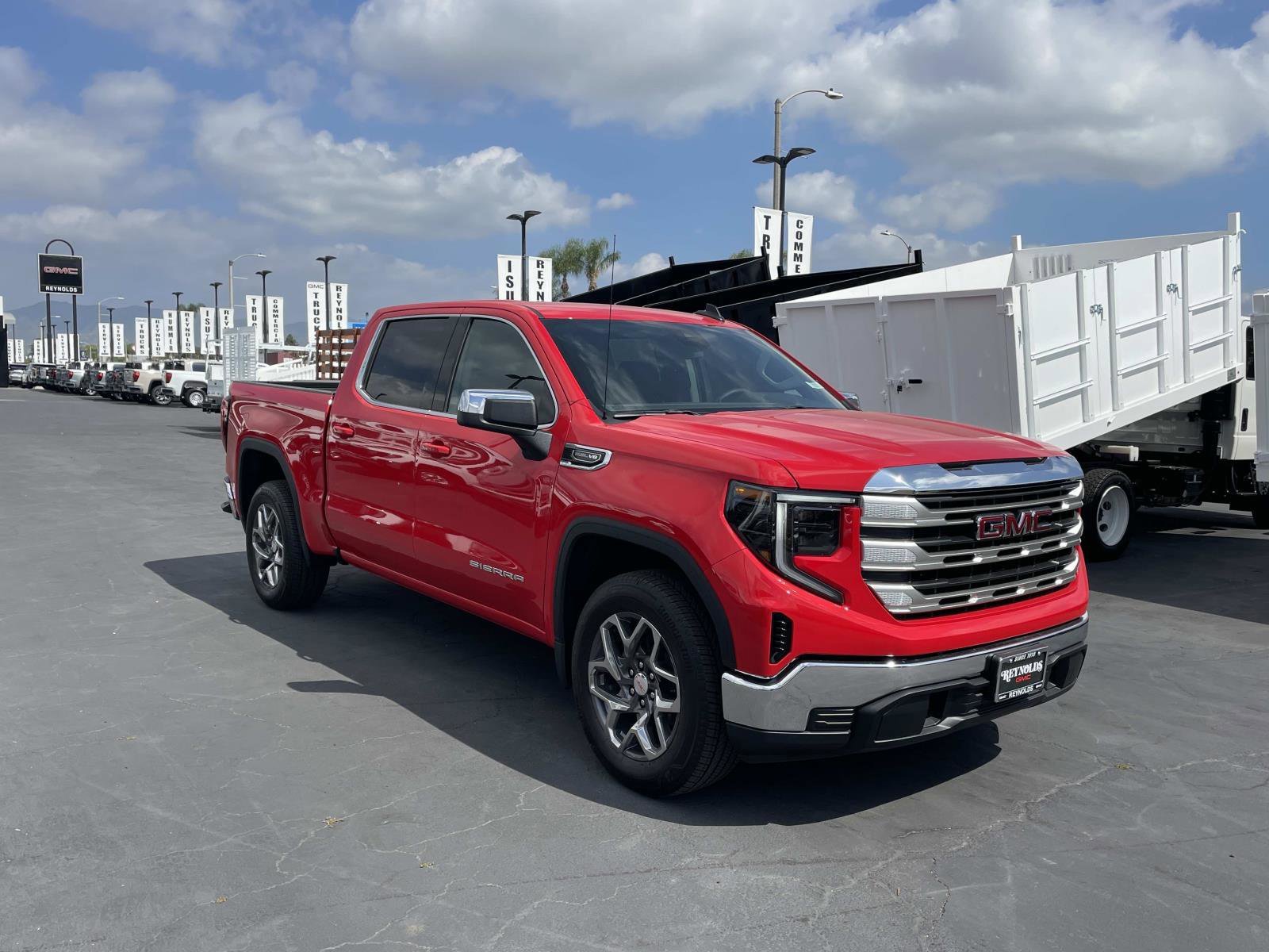 New 2026 GMC Sierra 1500 SLE w/ Preferred Package RWD image 3