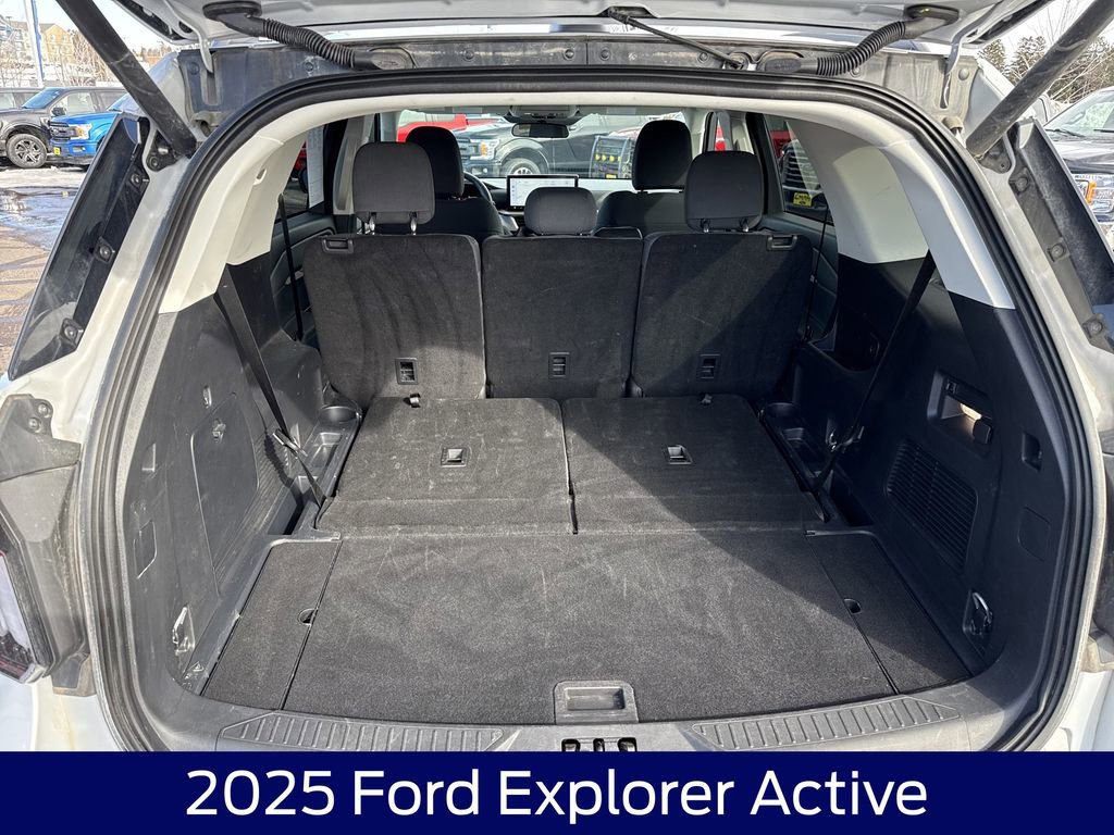 Used 2025 Ford Explorer Active image 16