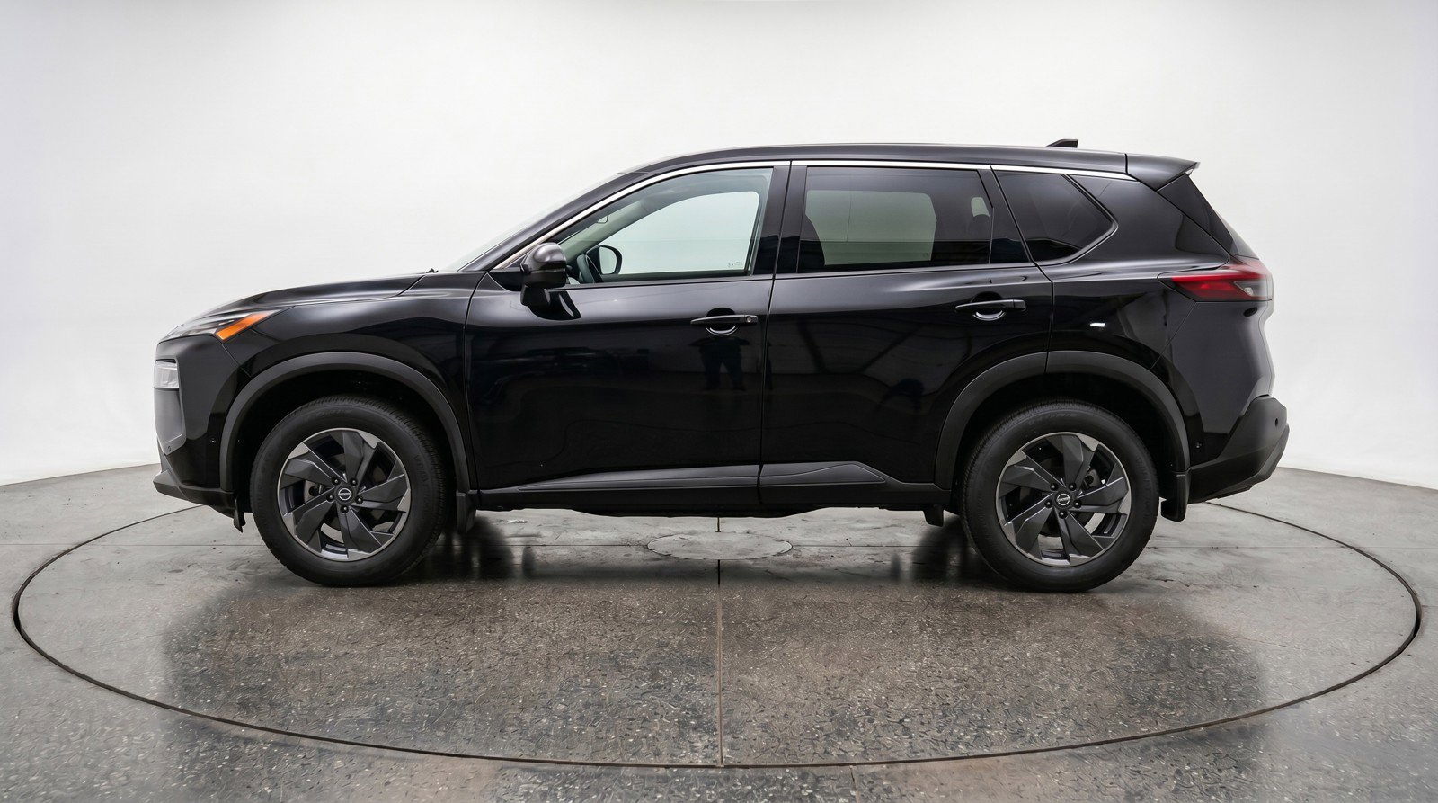 Used 2025 Nissan Rogue SV AWD/4WD image 5