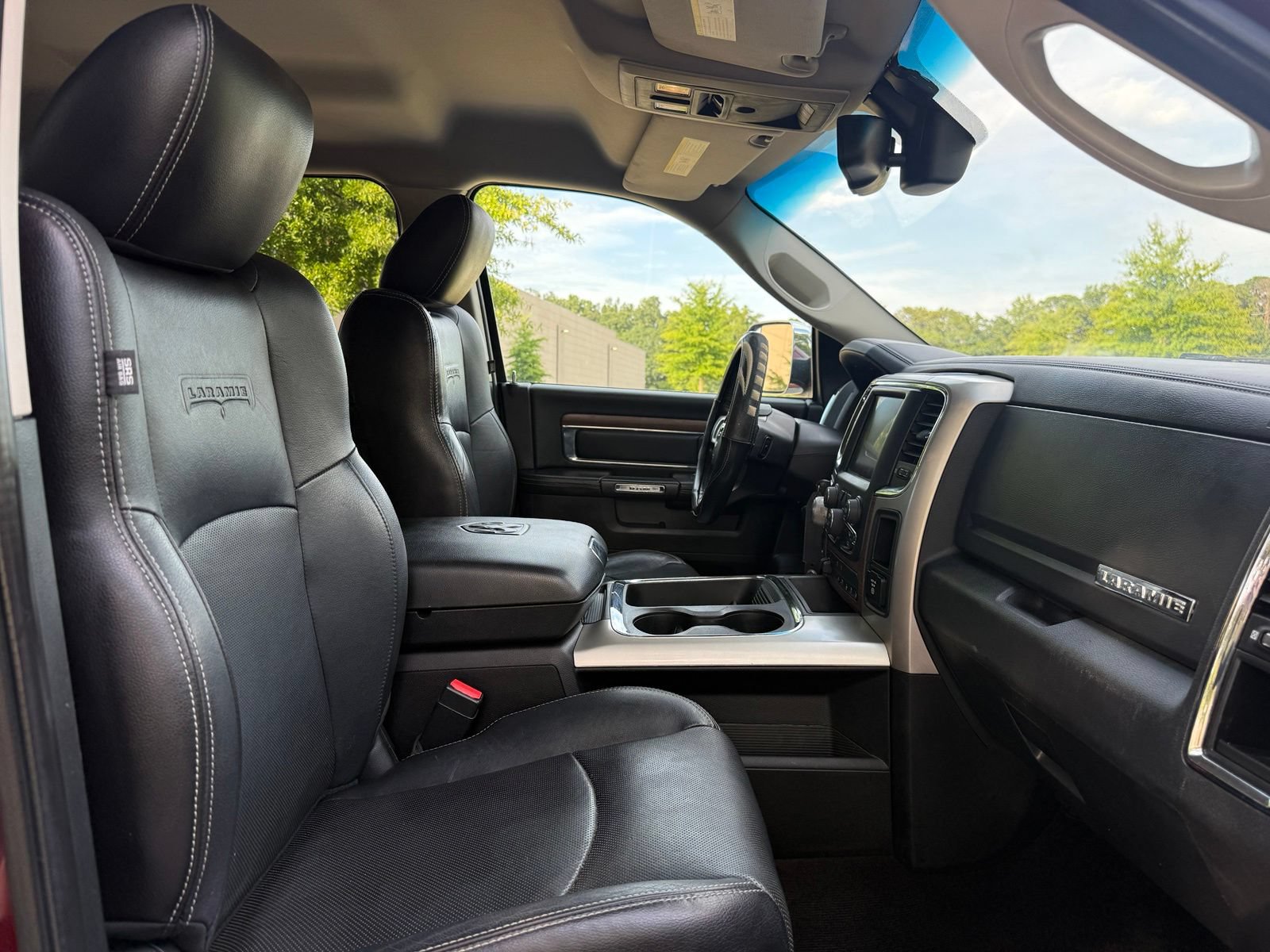 Used 2016 RAM 1500 Laramie AWD/4WD image 33