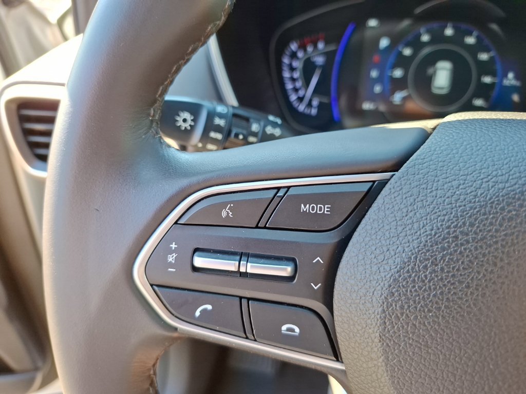 Used 2020 Hyundai Santa Fe SEL w/ Convenience Package FWD image 18