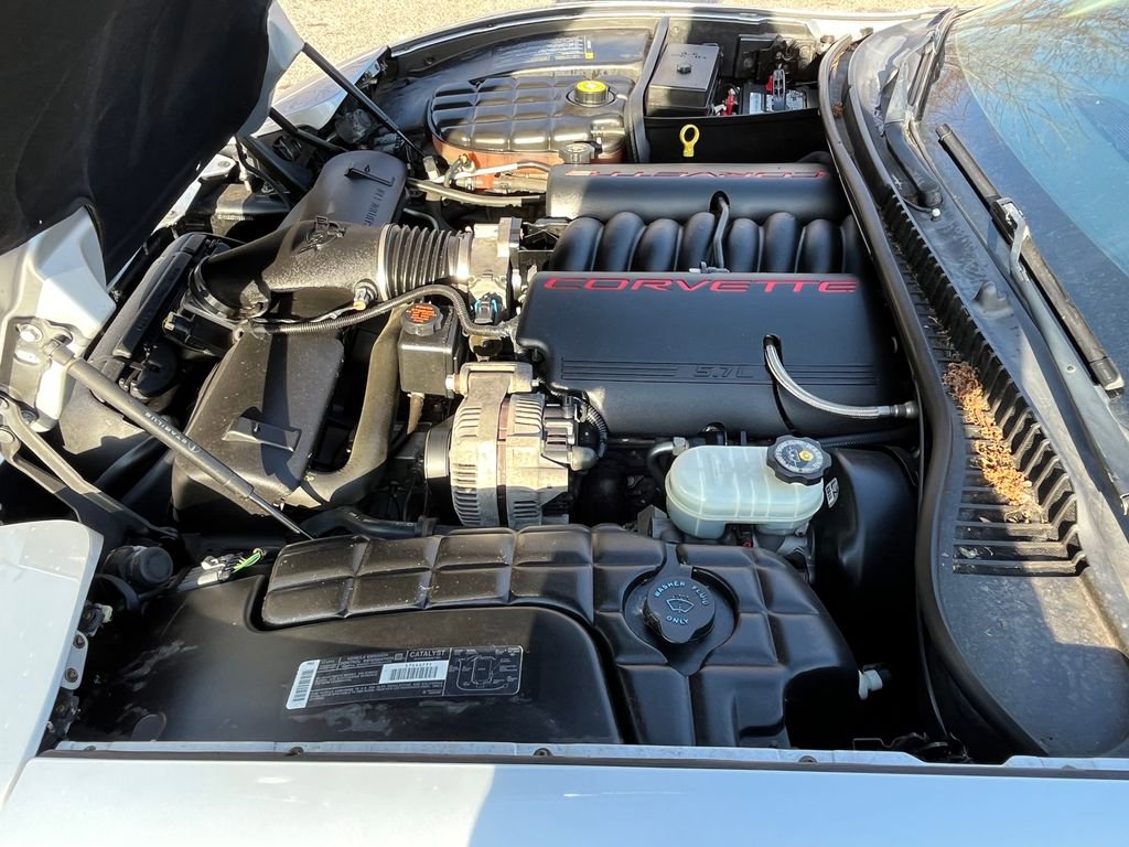 Used 2000 Chevrolet Corvette Coupe w/ Roof Pkg image 9