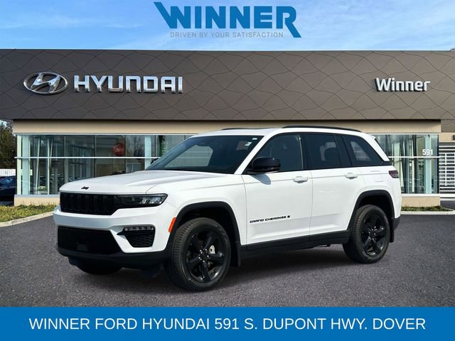 Used 2025 Jeep Grand Cherokee Limited w/ Black Appearance Package image 1