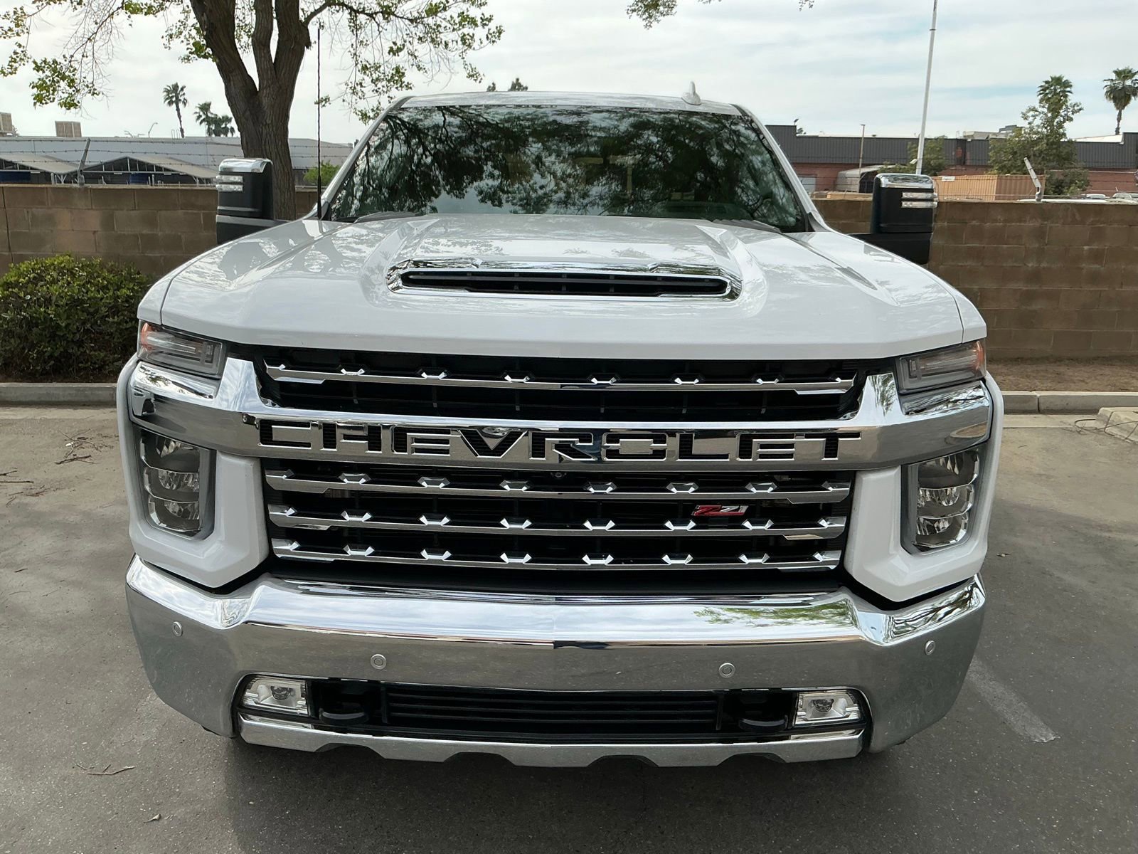 Used 2022 Chevrolet Silverado 2500 LTZ w/ LTZ Premium Package image 2