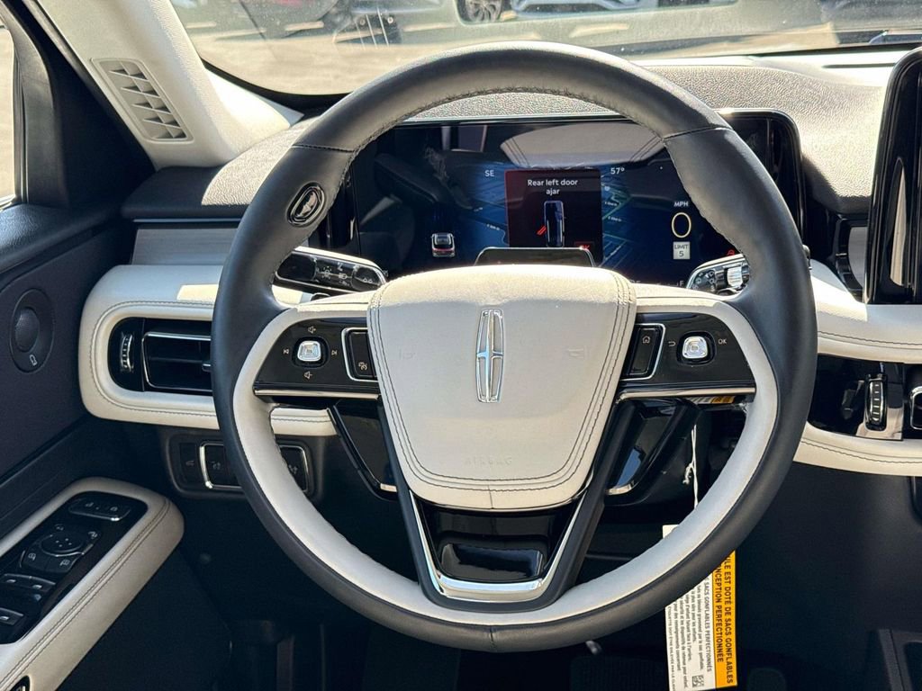 Used 2025 Lincoln Aviator Reserve image 16