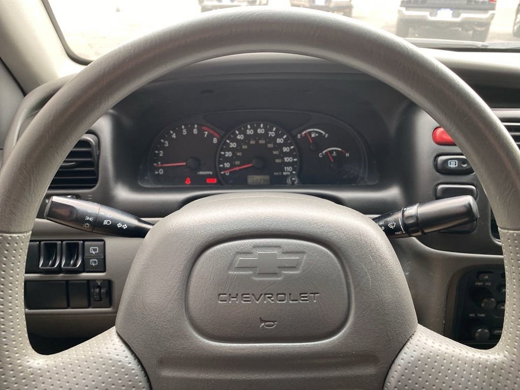 Used 2003 Chevrolet Tracker 2WD image 20