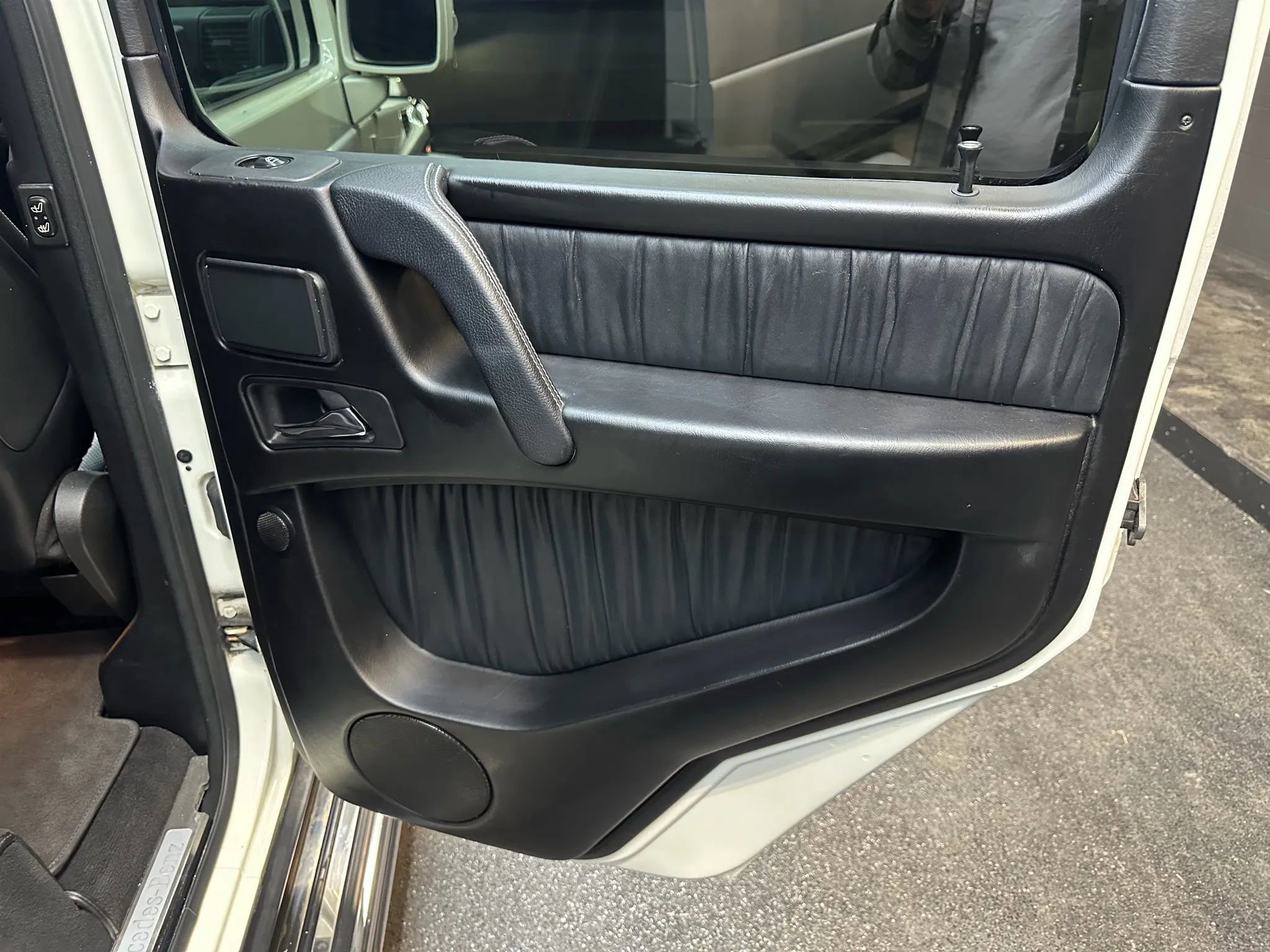 Used 2012 Mercedes-Benz G 550 image 27