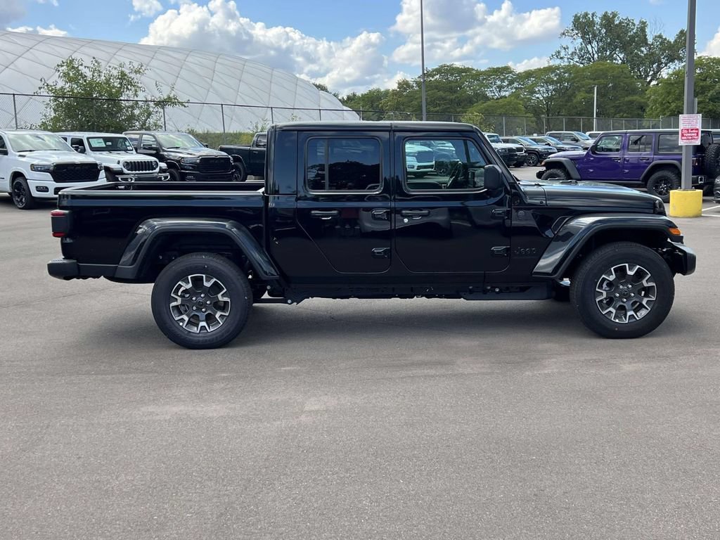 New 2026 Jeep Gladiator Sport AWD/4WD image 7