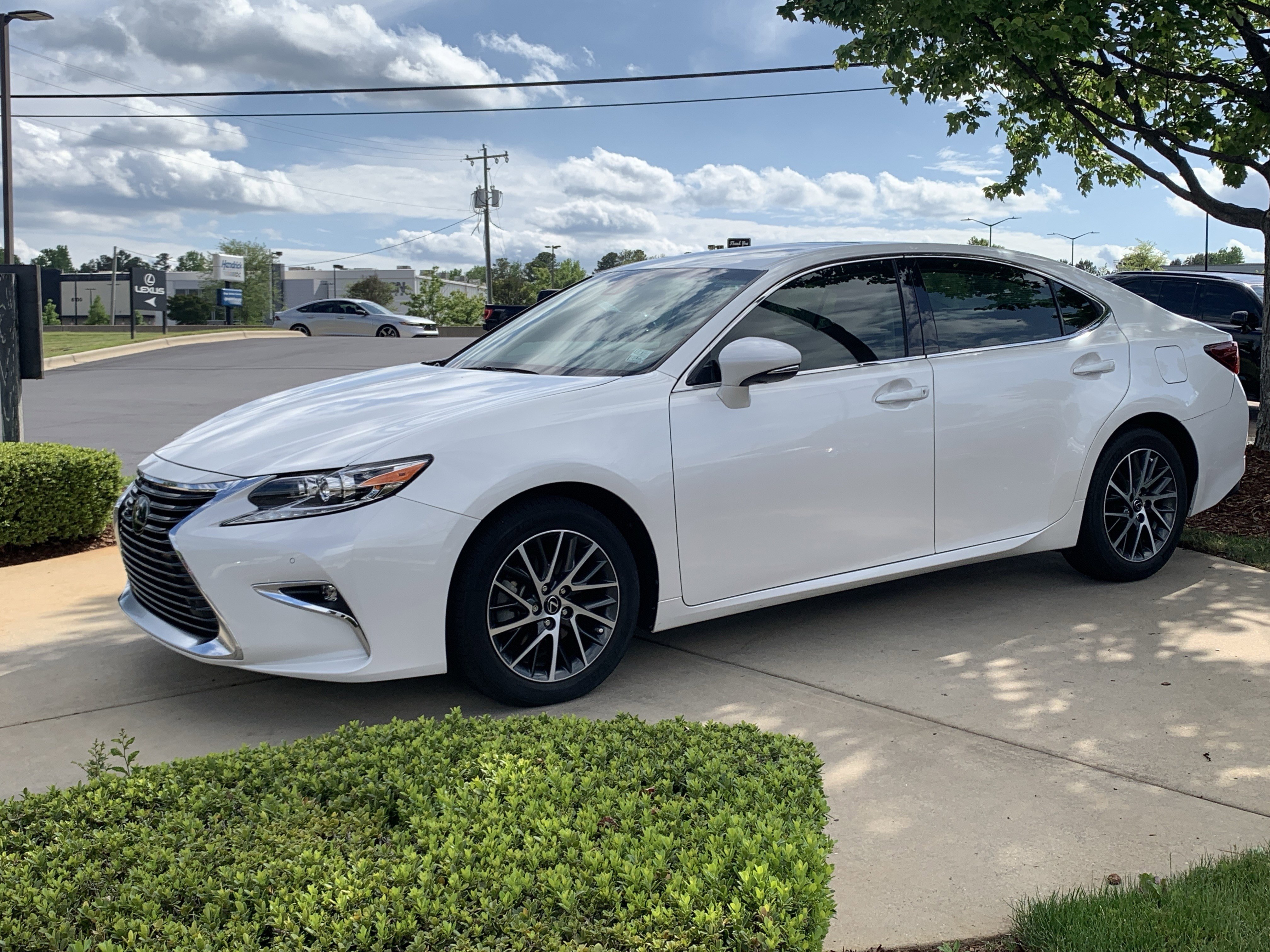 Used 2018 Lexus ES 350 w/ Luxury Package w/Wood Trim FWD image 5