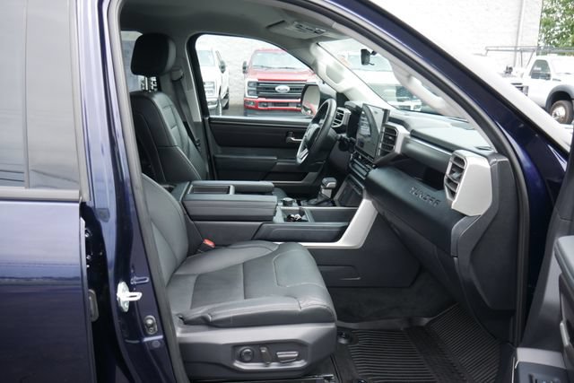 Used 2023 Toyota Tundra SR5 w/ SR5 Premium Package AWD/4WD image 28