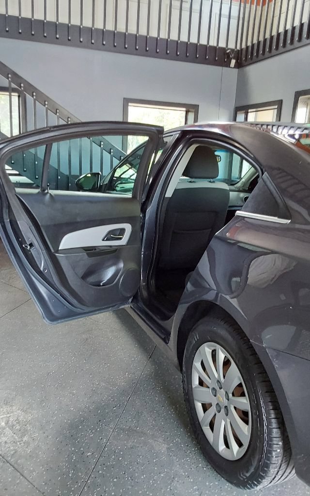 Used 2011 Chevrolet Cruze LS w/ Connectivity Package FWD image 12