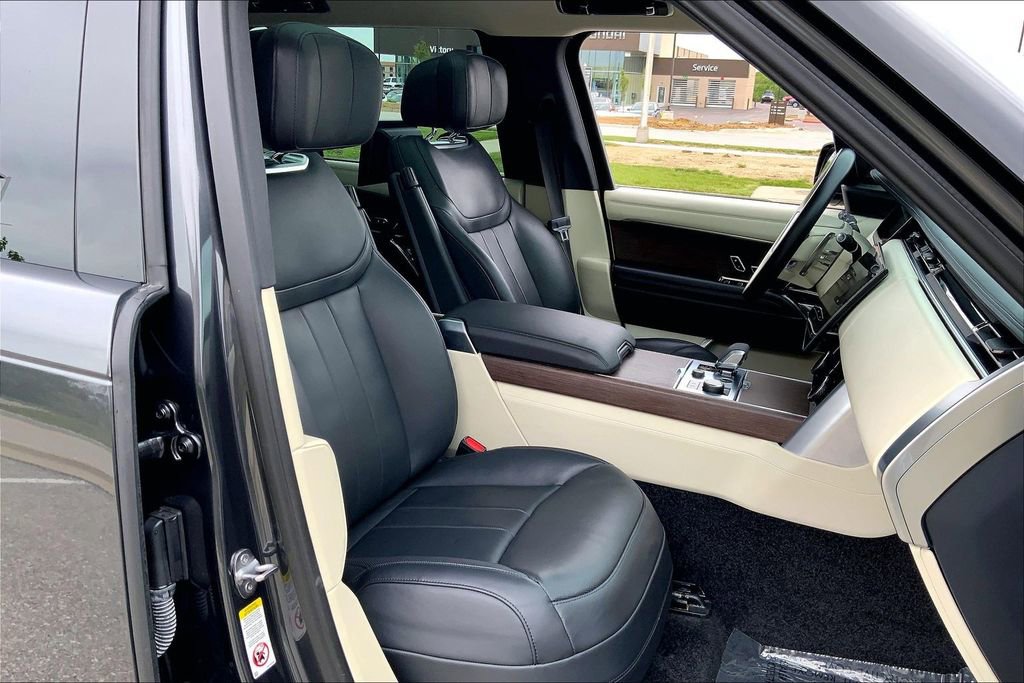 Used 2023 Land Rover Range Rover Long Wheelbase Autobiography AWD/4WD image 7