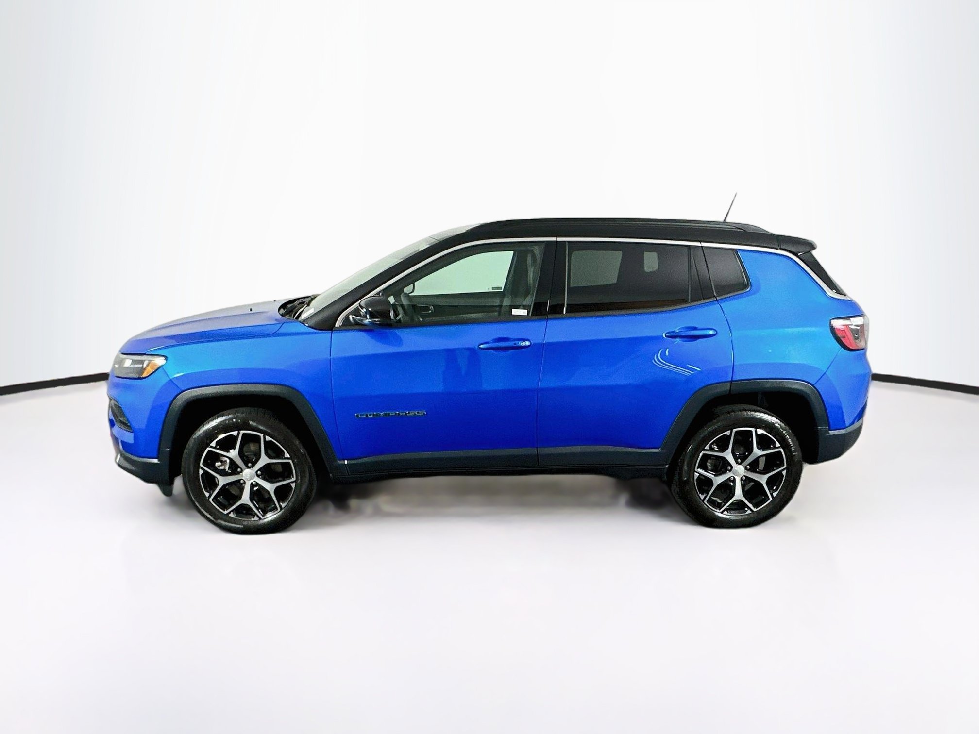 Used 2024 Jeep Compass Limited AWD/4WD image 4