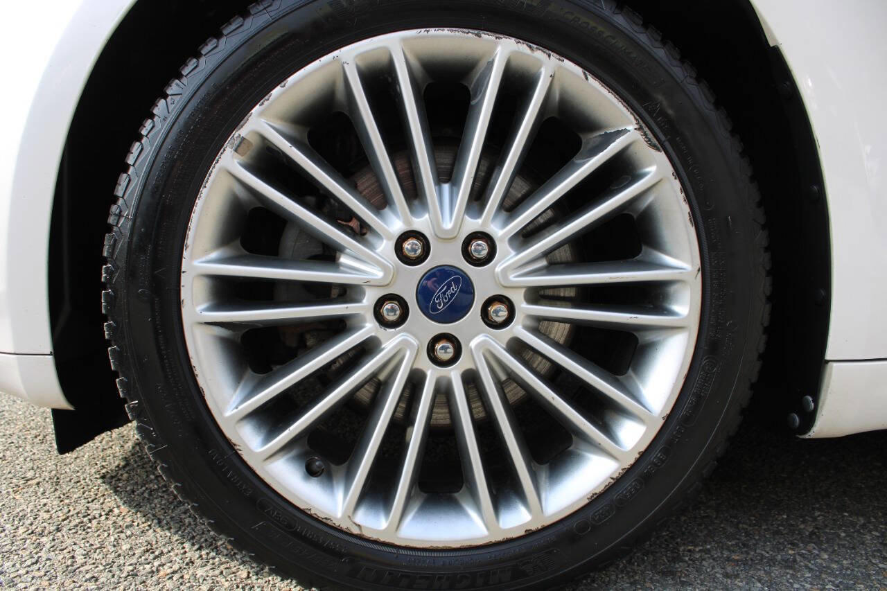 Used 2014 Ford Fusion SE w/ Equipment Group 202A image 18