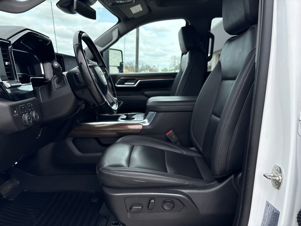 Used 2025 Chevrolet Silverado 2500 LT w/ All Star Edition AWD/4WD image 12