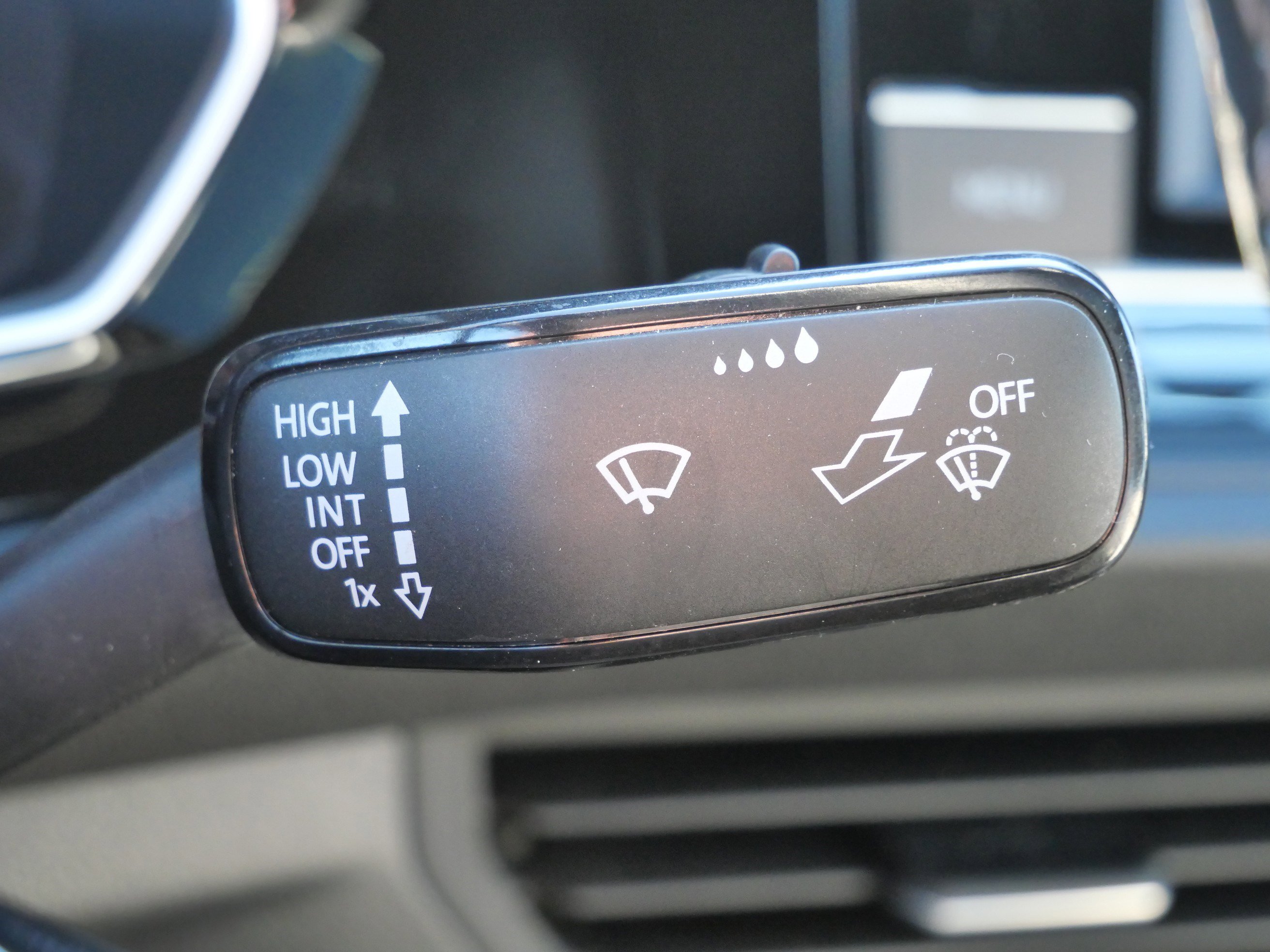 Certified 2021 Volkswagen Jetta R-Line w/ R-Line Cold Weather Package image 33