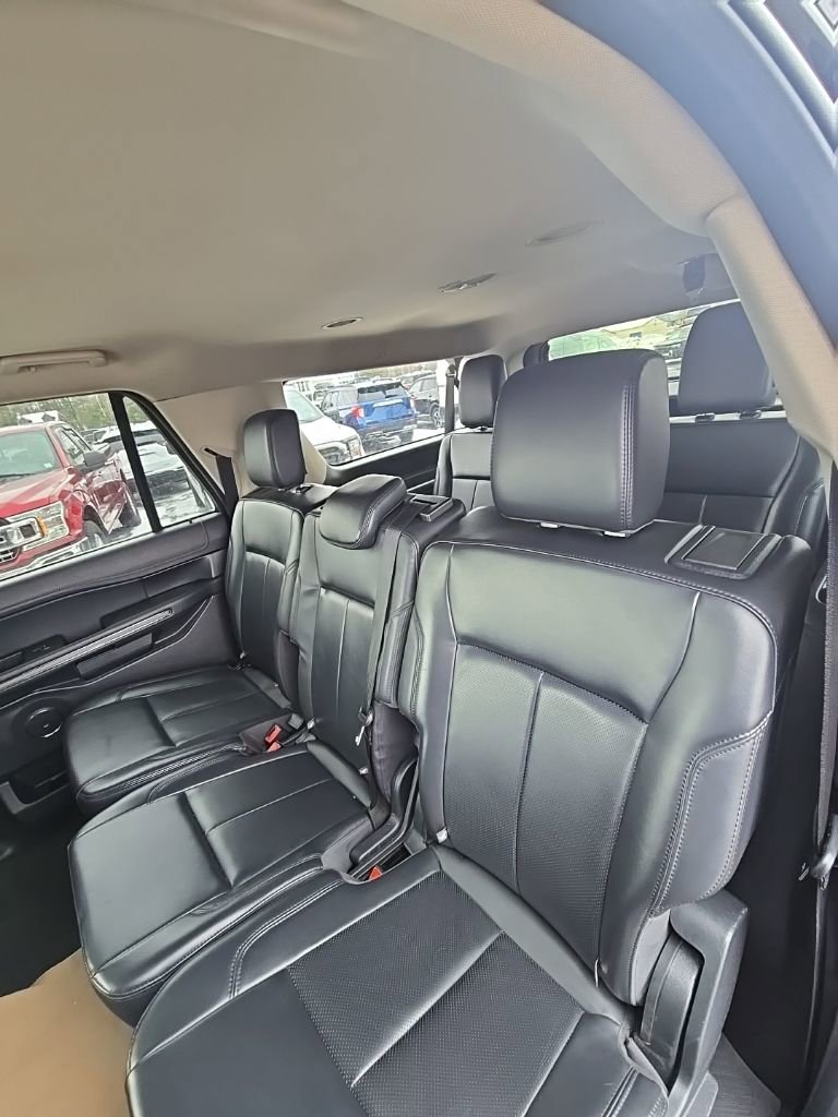 Used 2024 Ford Expedition Max XLT image 17