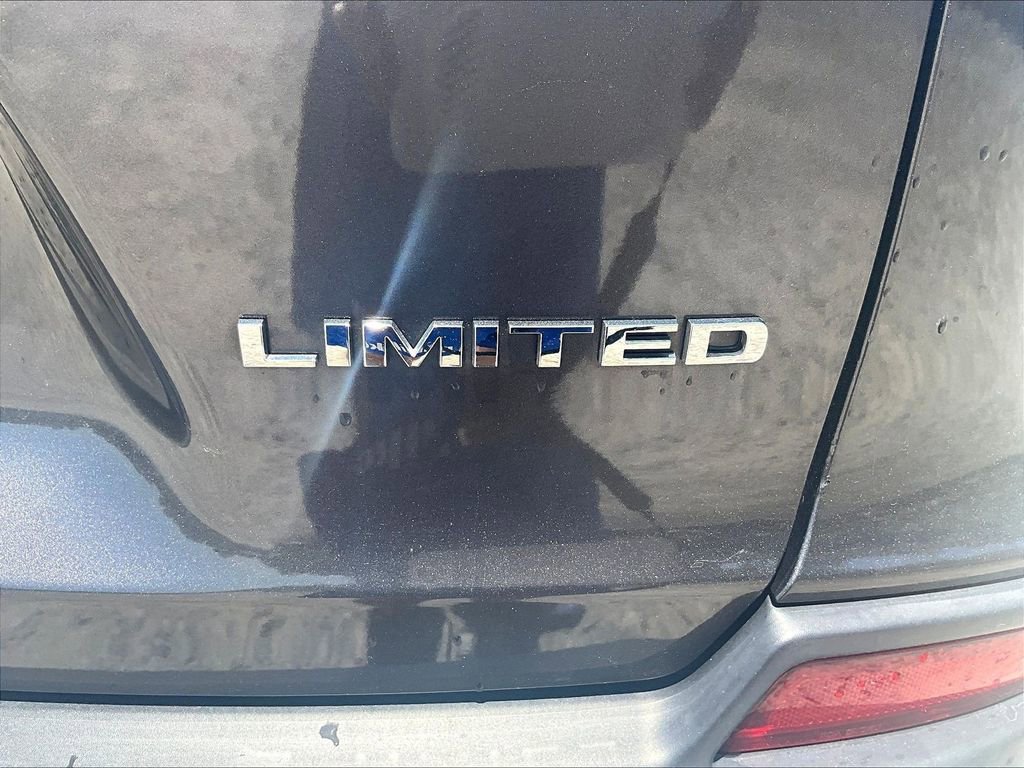 Used 2021 Jeep Cherokee Limited image 7