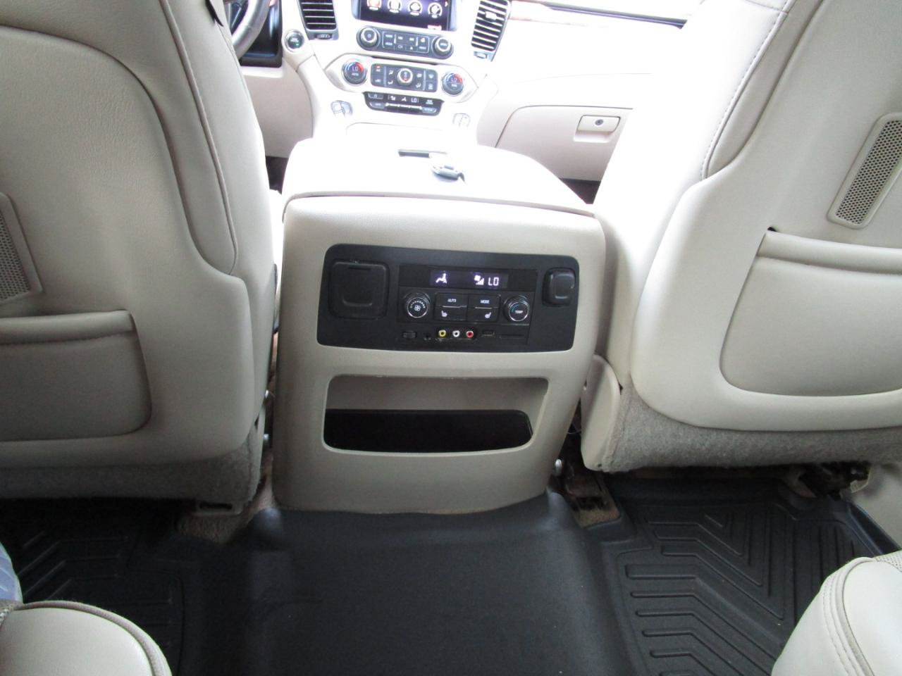 Used 2015 GMC Yukon Denali w/ Touring Package RWD image 16