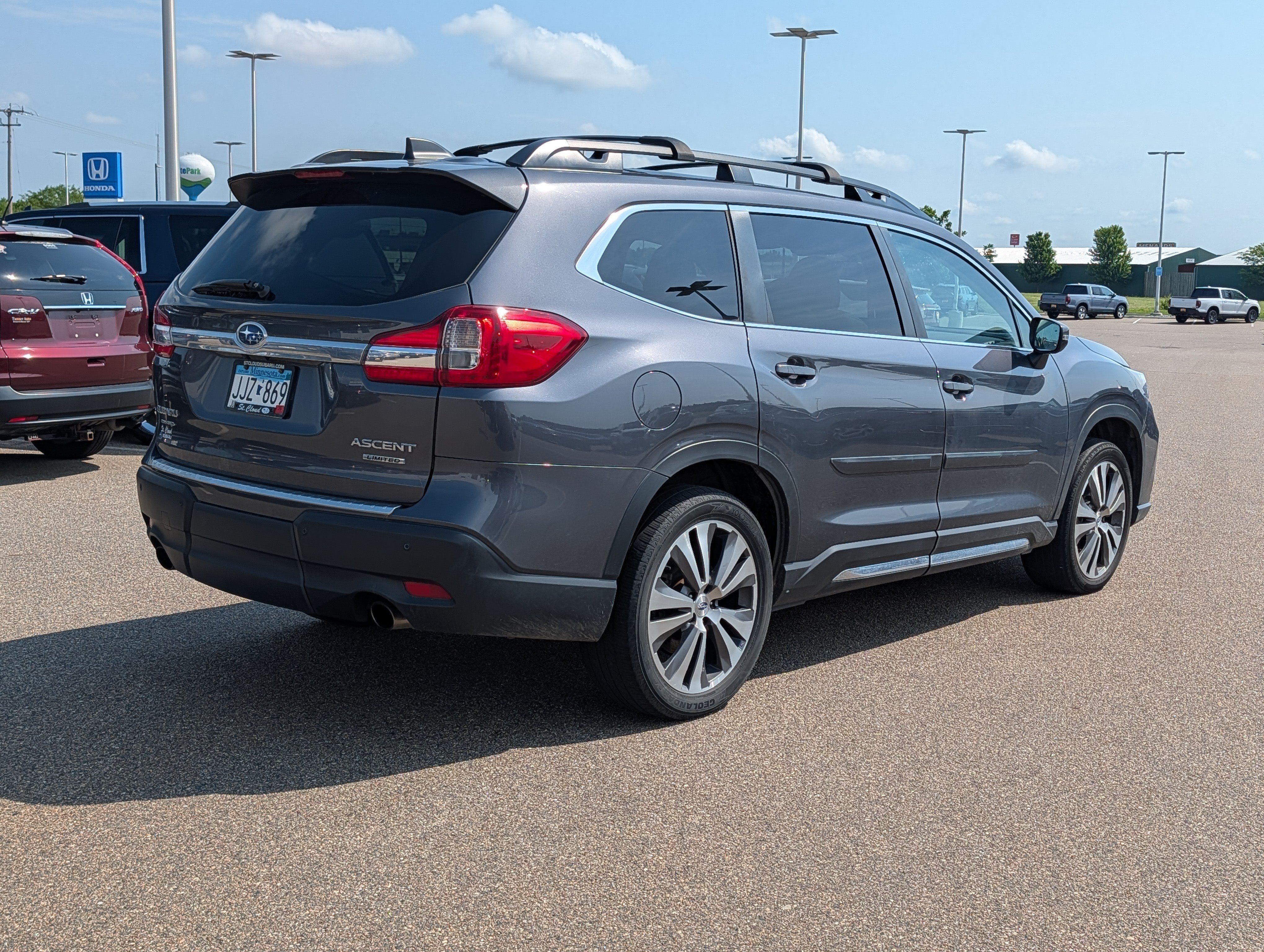 Used 2022 Subaru Ascent Limited w/ Technology Package AWD/4WD image 4