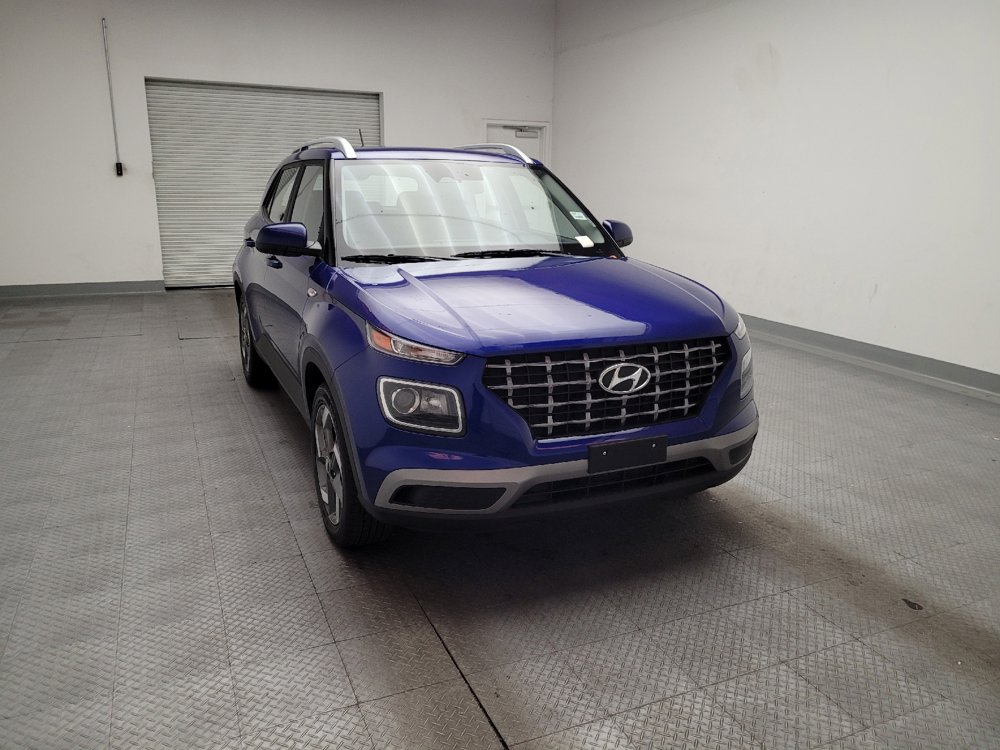 Used 2025 Hyundai Venue SEL image 14