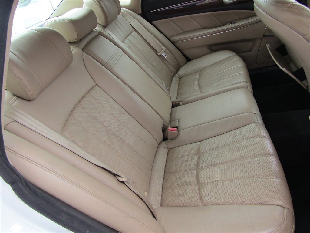 Used 2011 Hyundai Equus Signature RWD image 7
