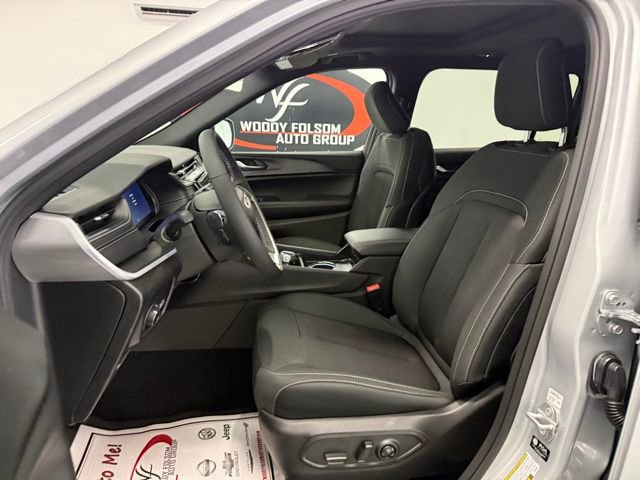 New 2026 Jeep Grand Cherokee L Laredo image 12