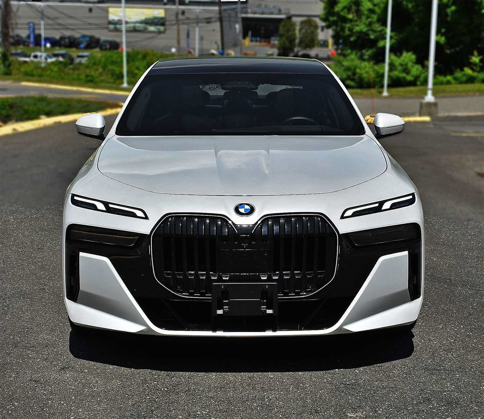 Used 2024 BMW 760i xDrive AWD/4WD image 6