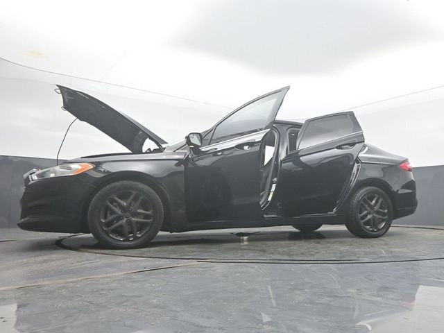 Used 2016 Ford Fusion SE w/ SE Cold Weather Package image 59