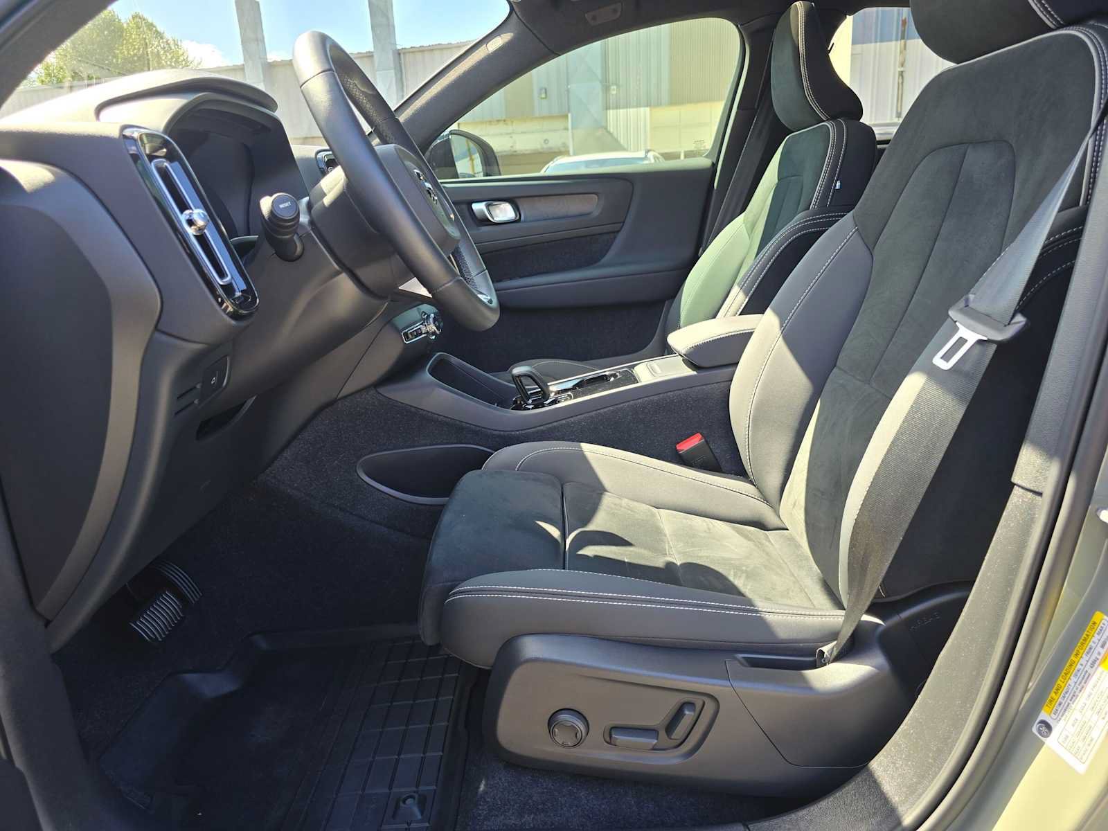 Certified 2023 Volvo C40 P8 Recharge Plus w/ Climate Package AWD/4WD image 20