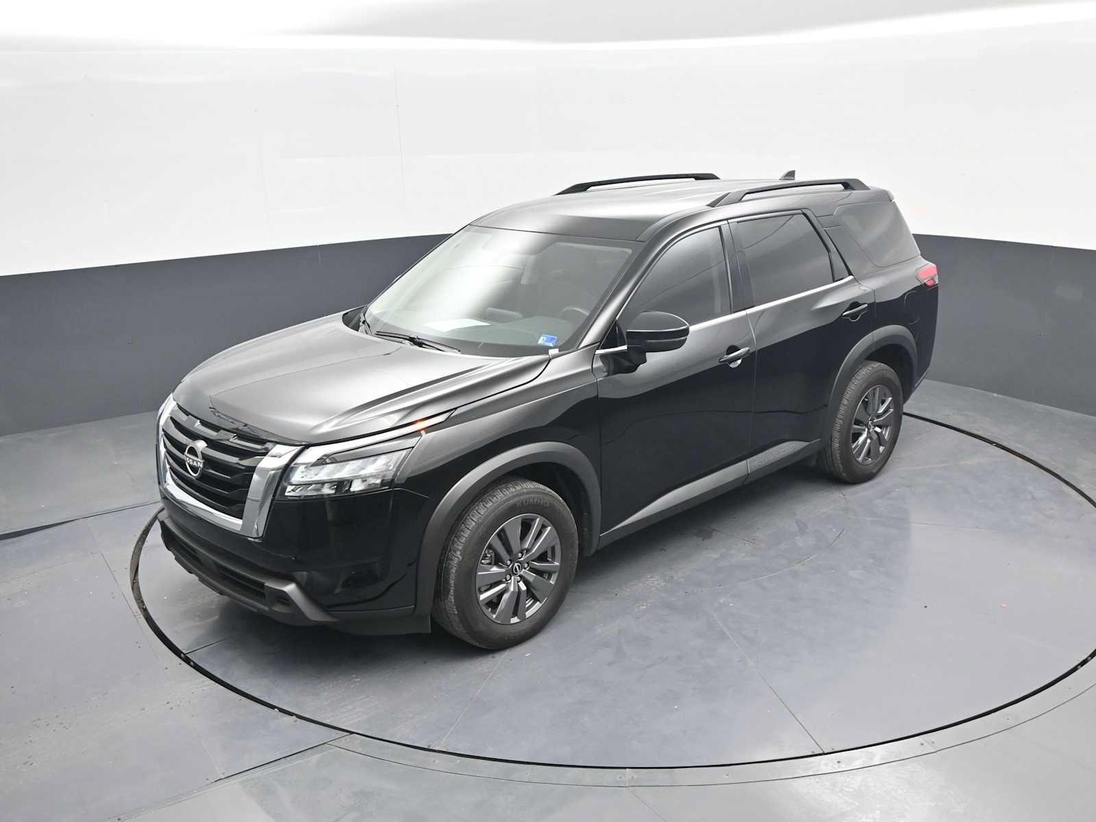 Used 2025 Nissan Pathfinder SV AWD/4WD image 29
