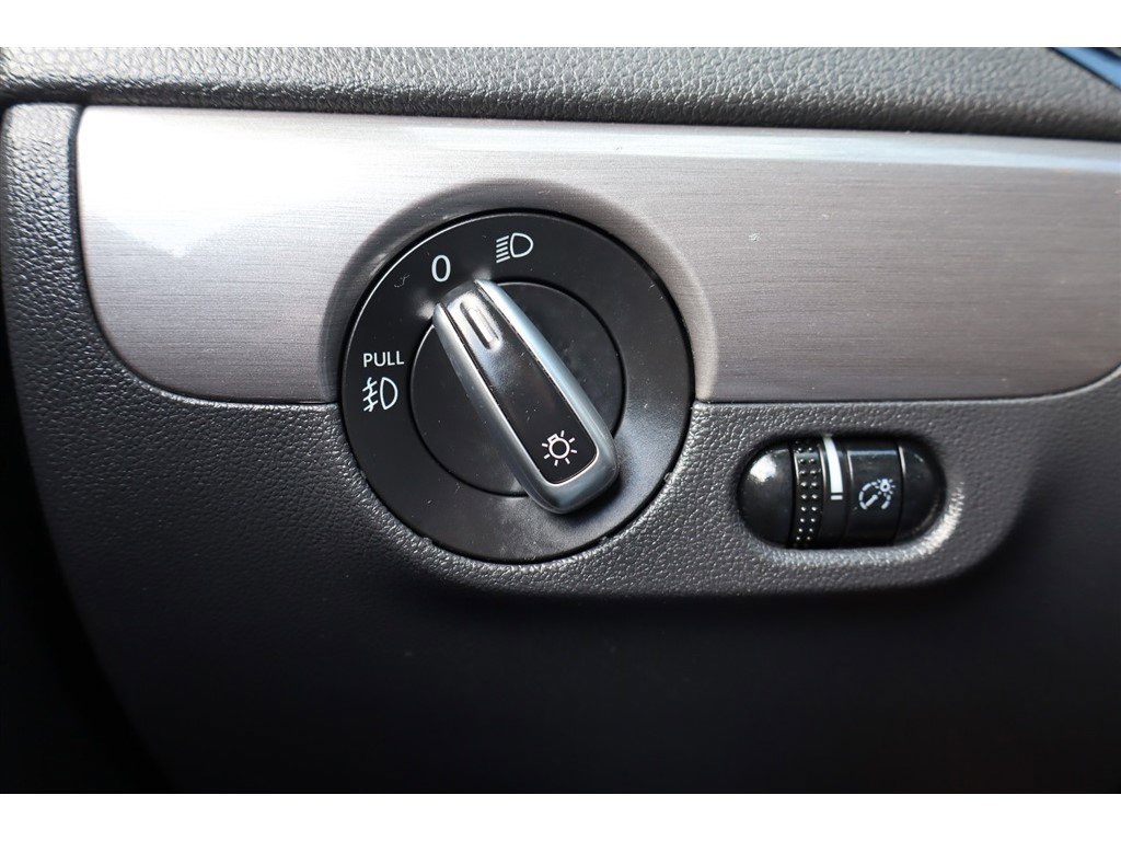 Used 2016 Volkswagen Jetta Sport image 29