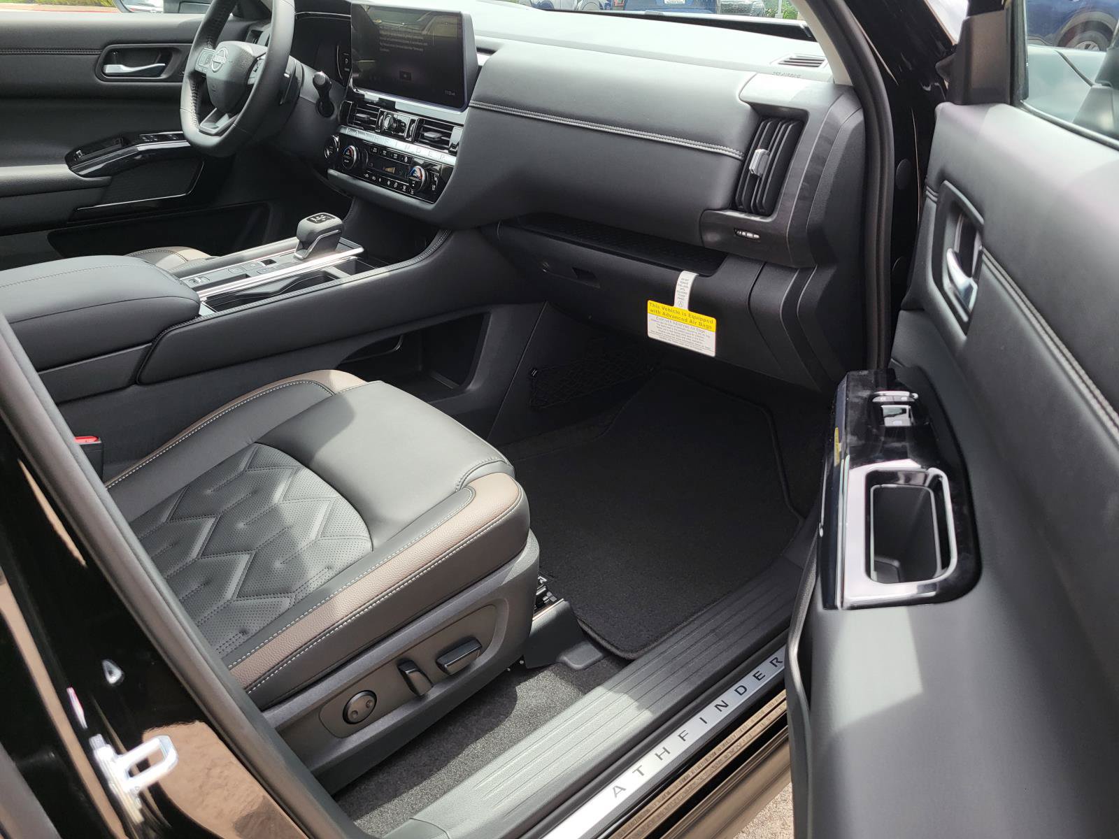 New 2026 Nissan Pathfinder Platinum w/ Cargo Package FWD image 11
