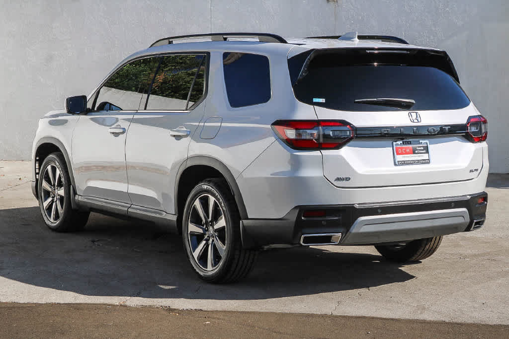 Used 2023 Honda Pilot Elite image 4