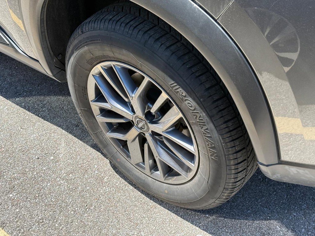 Used 2023 Nissan Rogue S AWD/4WD image 11