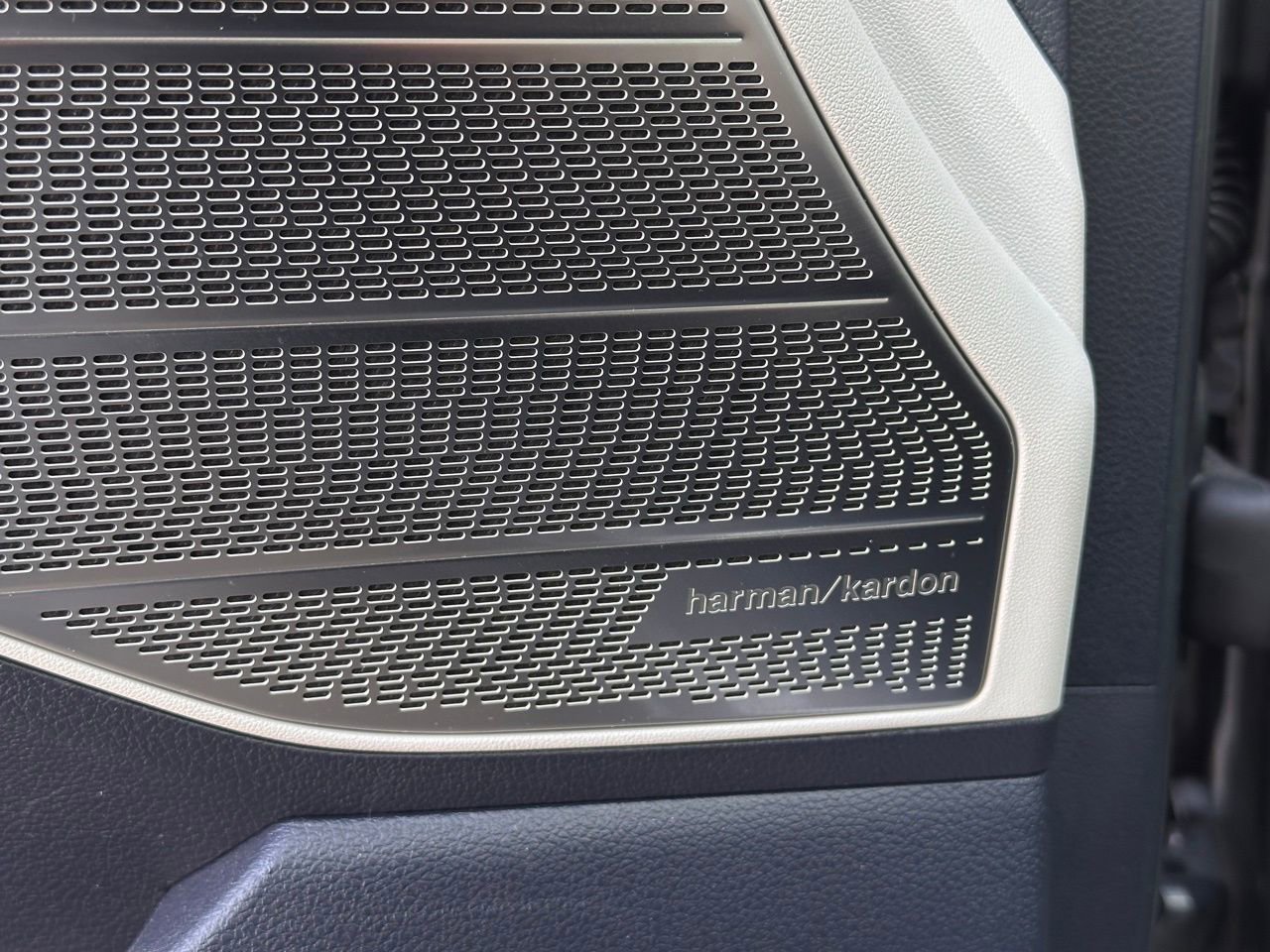 Used 2024 Hyundai Palisade Calligraphy image 32