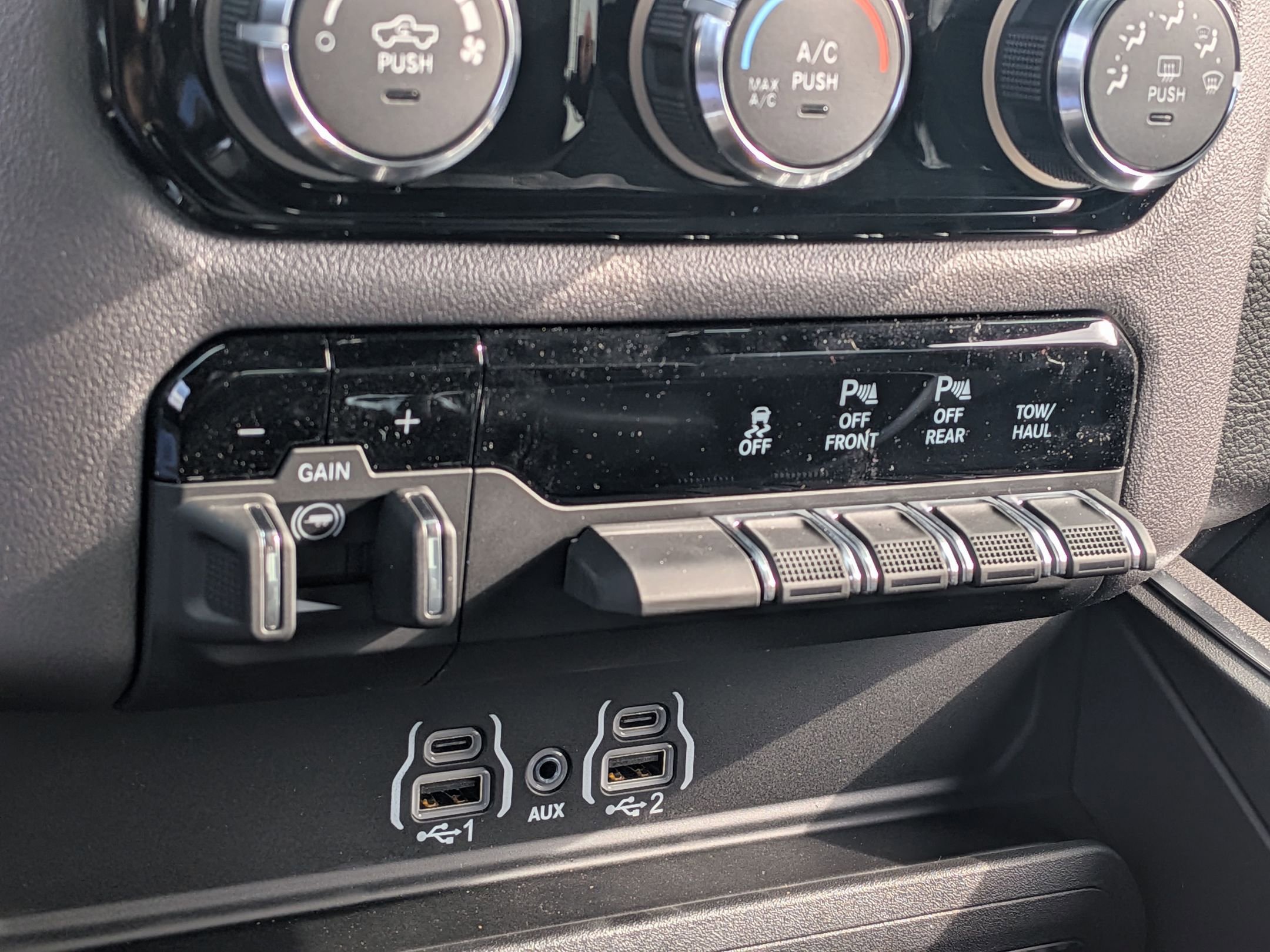 New 2026 RAM 1500 4x4 Crew Cab image 17