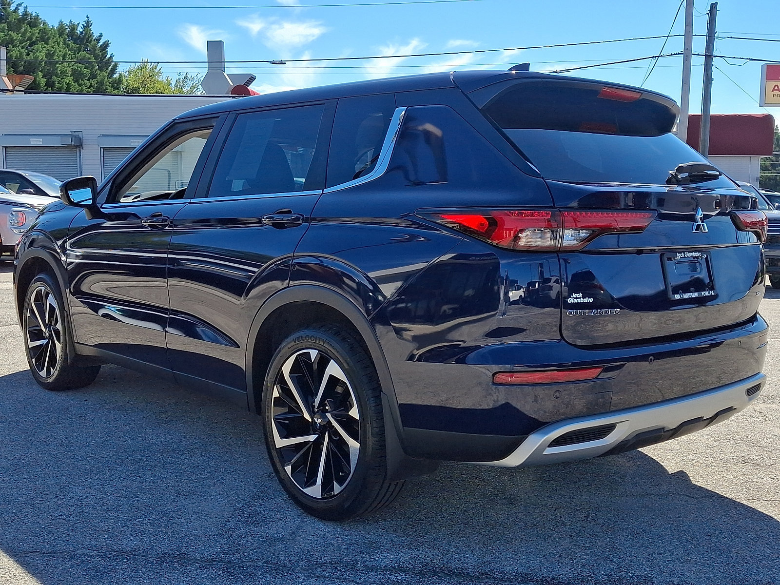 Used 2023 Mitsubishi Outlander SE AWD/4WD image 4