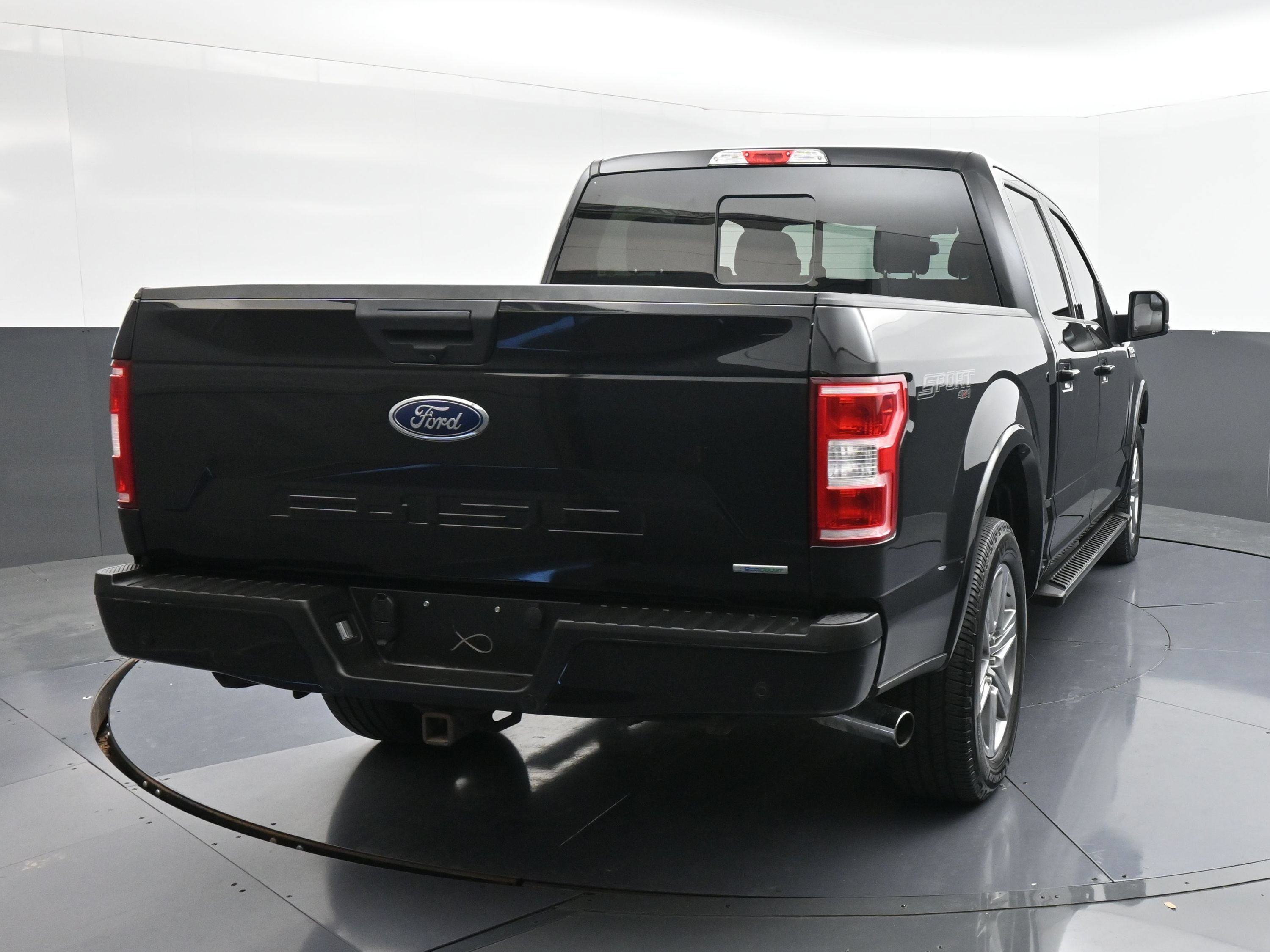 Used 2019 Ford F150 XLT w/ Equipment Group 302A Luxury AWD/4WD image 8