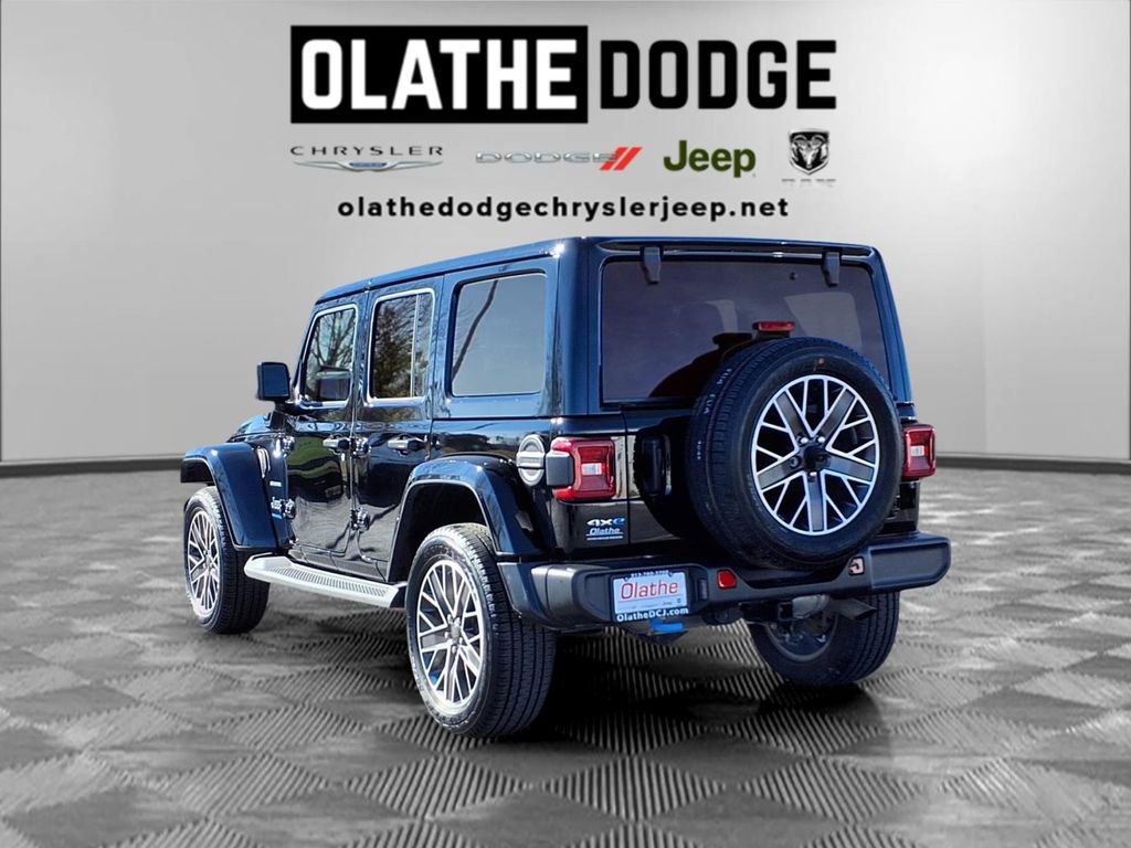 Certified 2023 Jeep Wrangler Unlimited Sahara w/ Cold Weather Group image 3