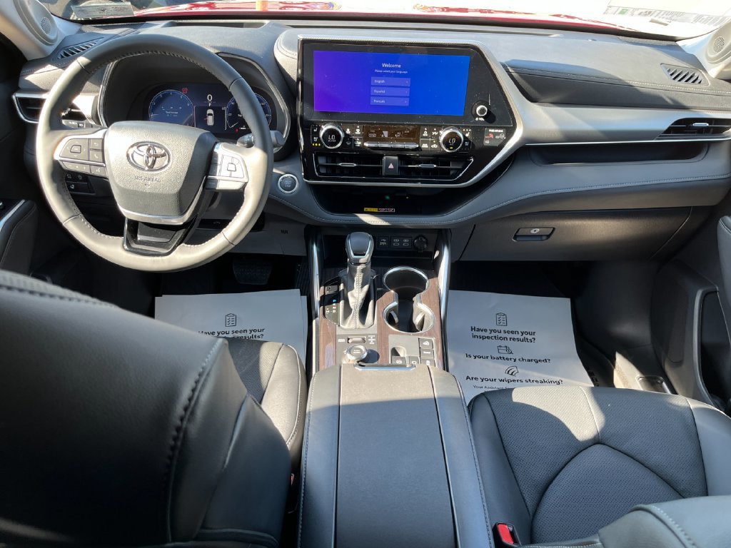New 2026 Toyota Highlander Platinum AWD/4WD image 15
